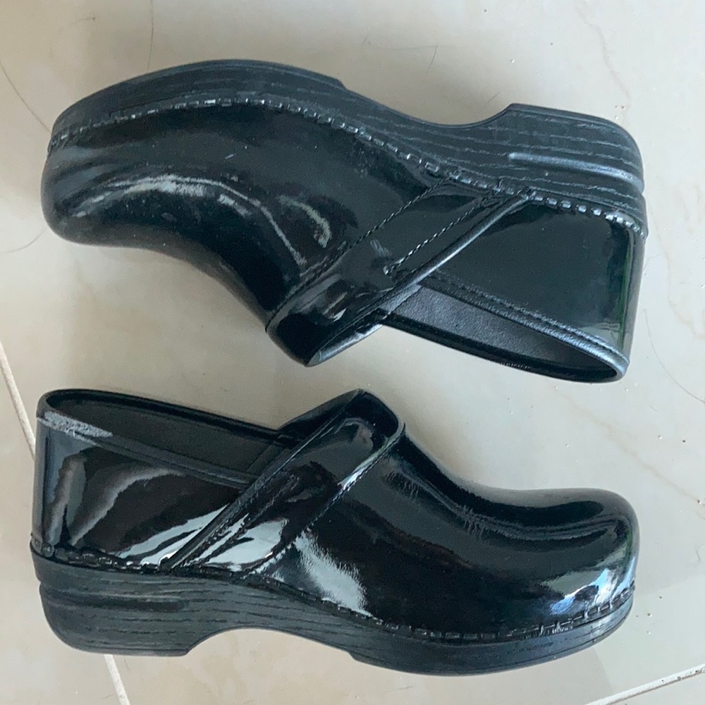 Black Patent Danskos
